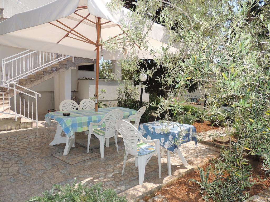 Apartments Vlatko Krk Town Luaran gambar