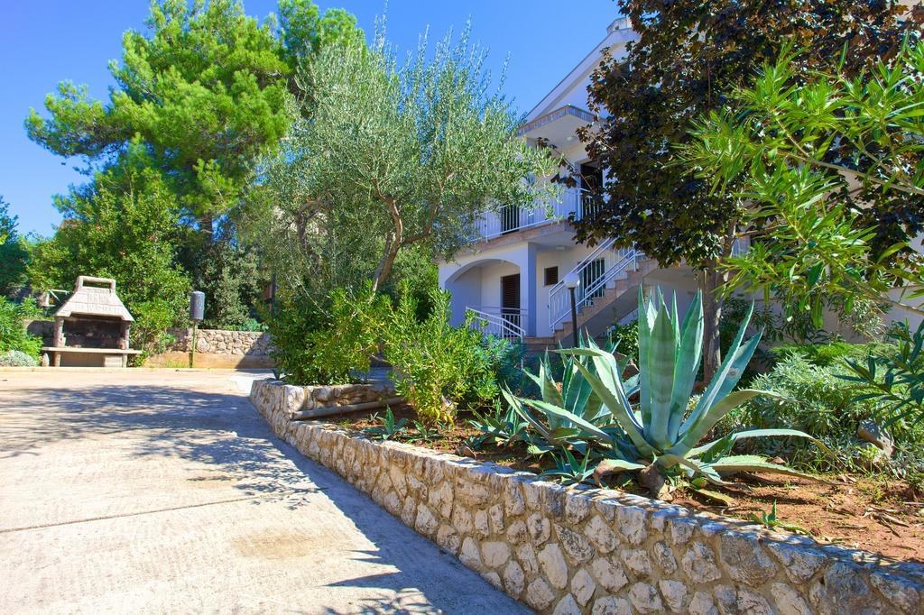 Apartments Vlatko Krk Town Luaran gambar