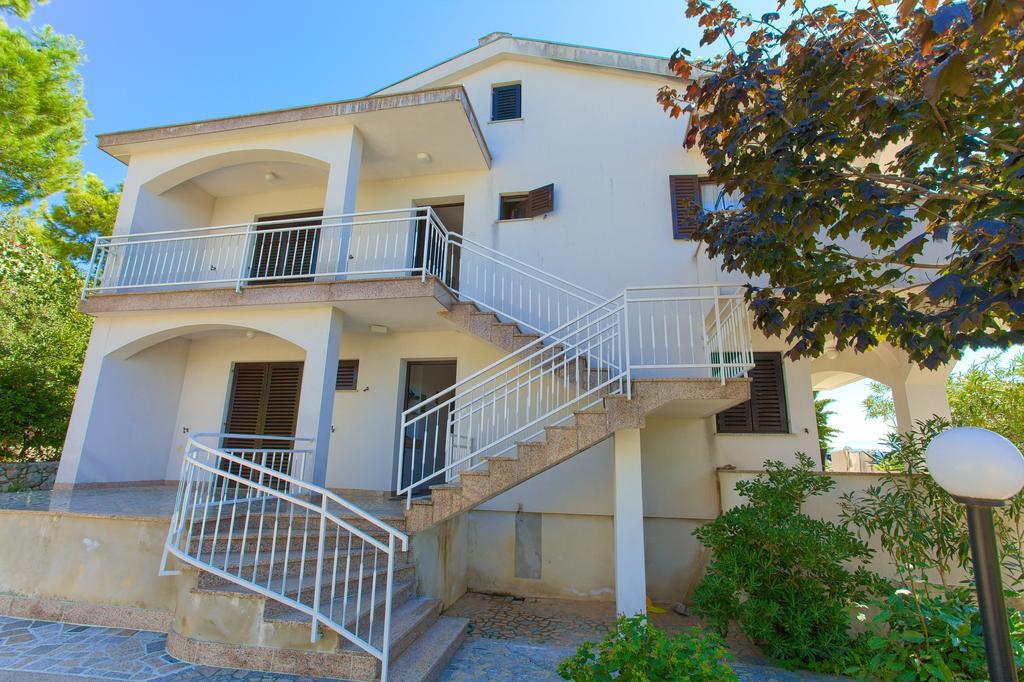 Apartments Vlatko Krk Town Luaran gambar