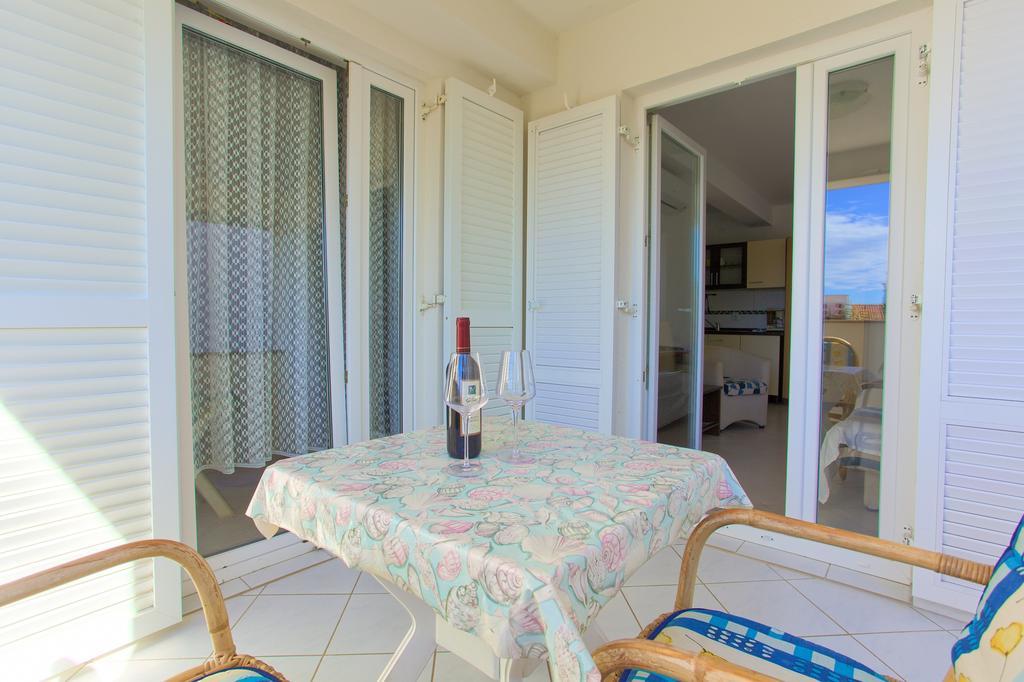 Apartments Vlatko Krk Town Luaran gambar