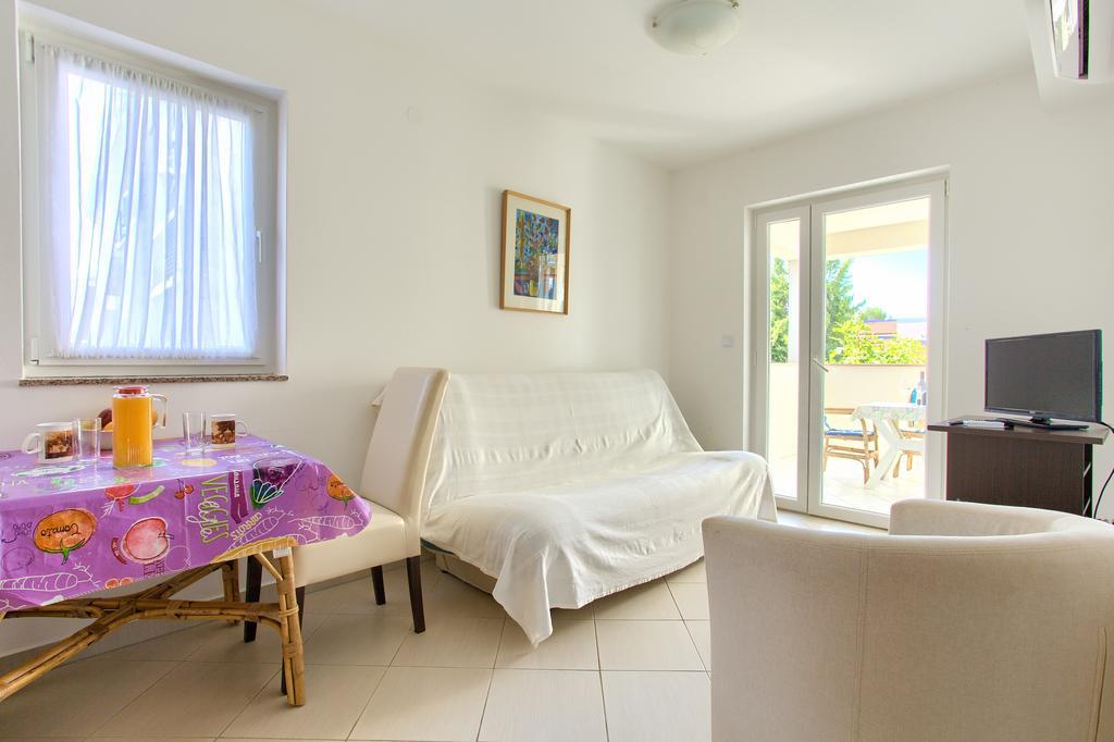 Apartments Vlatko Krk Town Luaran gambar