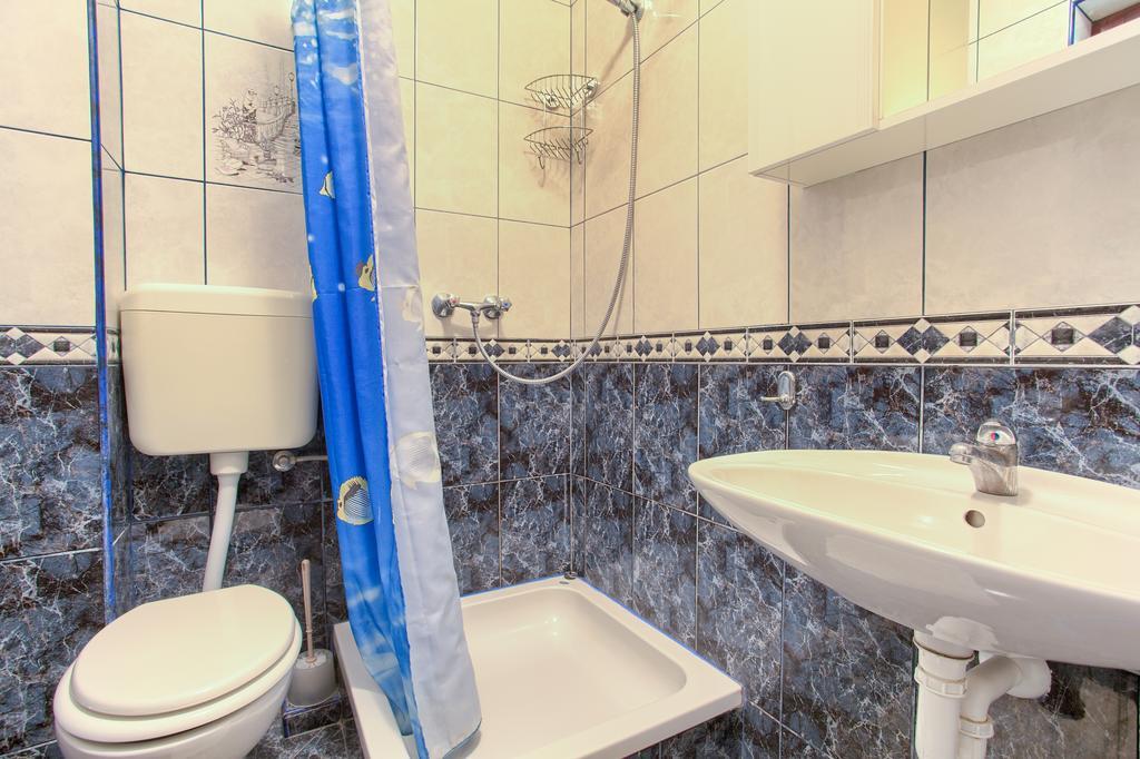 Apartments Vlatko Krk Town Luaran gambar