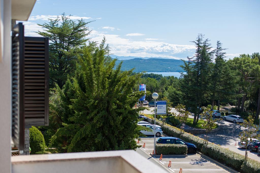 Apartments Vlatko Krk Town Luaran gambar